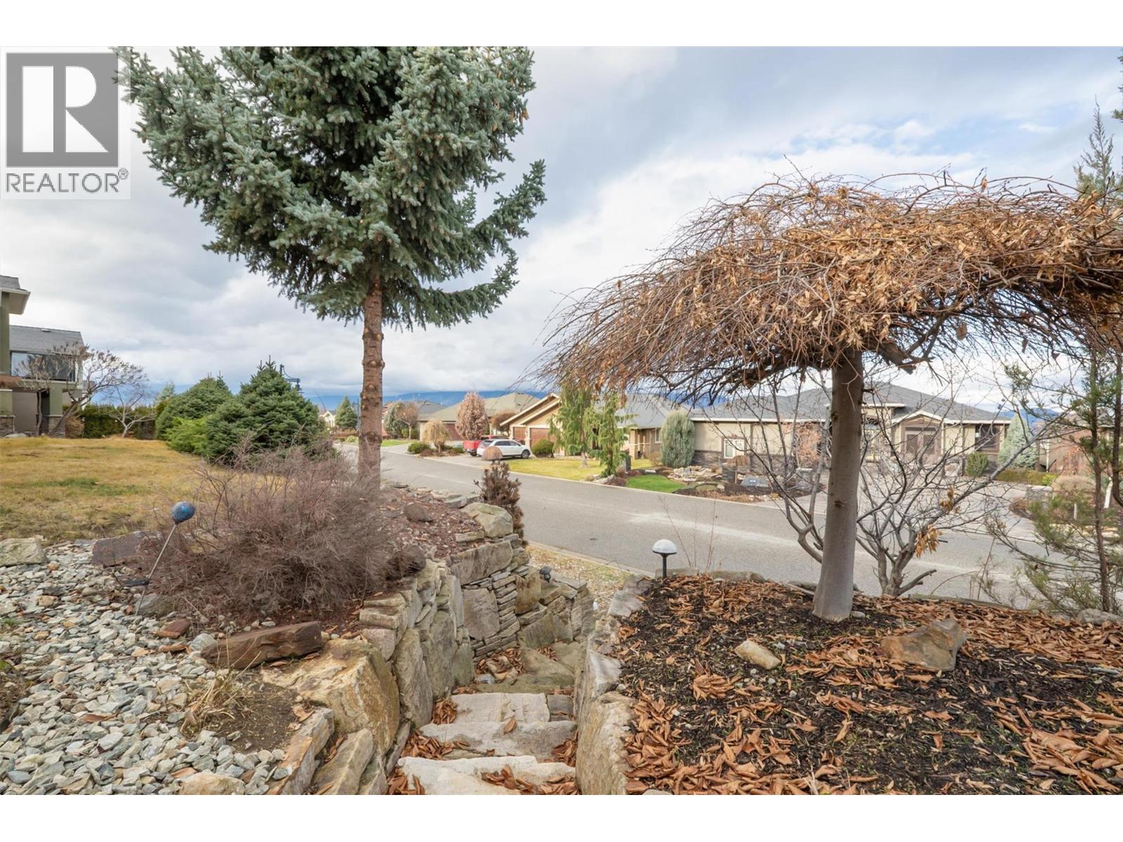  679 Devonian Avenue, Kelowna