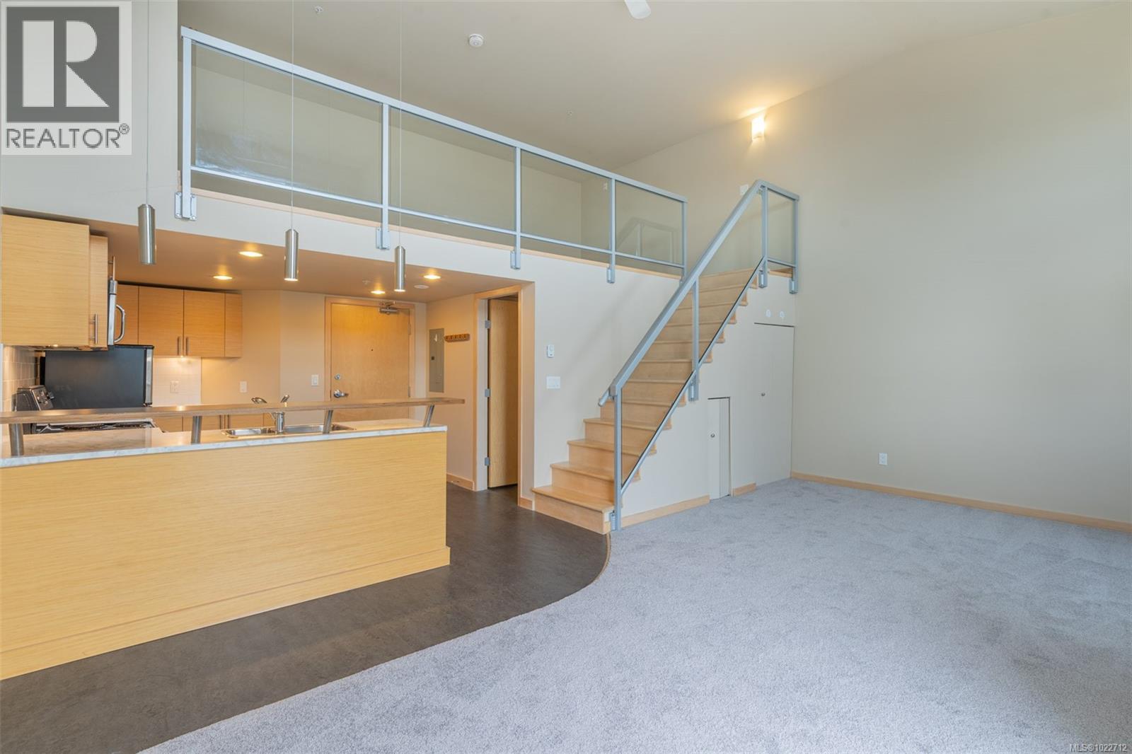 405 787 Tyee Rd, Victoria