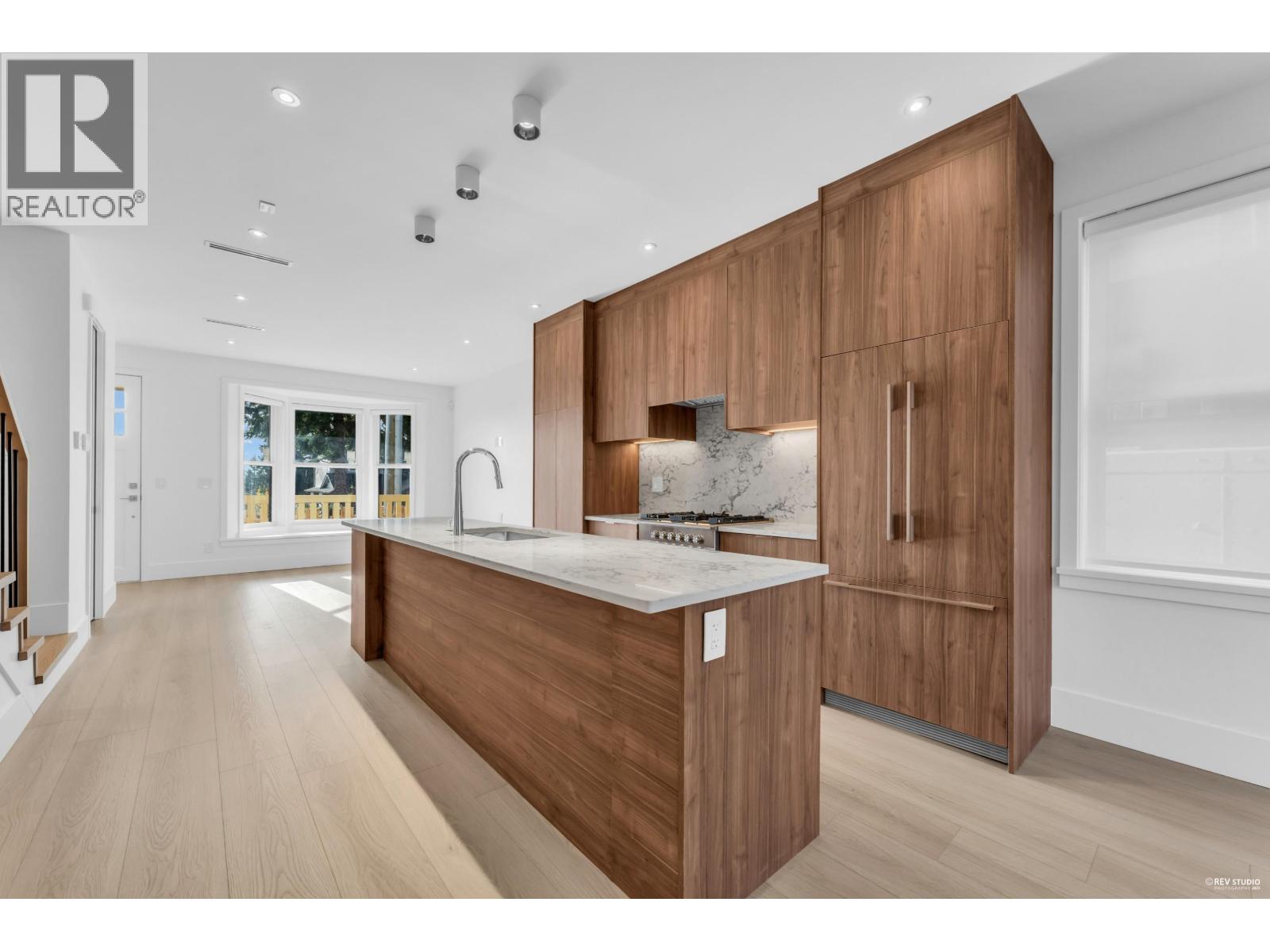 103 1125 CARTIER AVENUE, Coquitlam