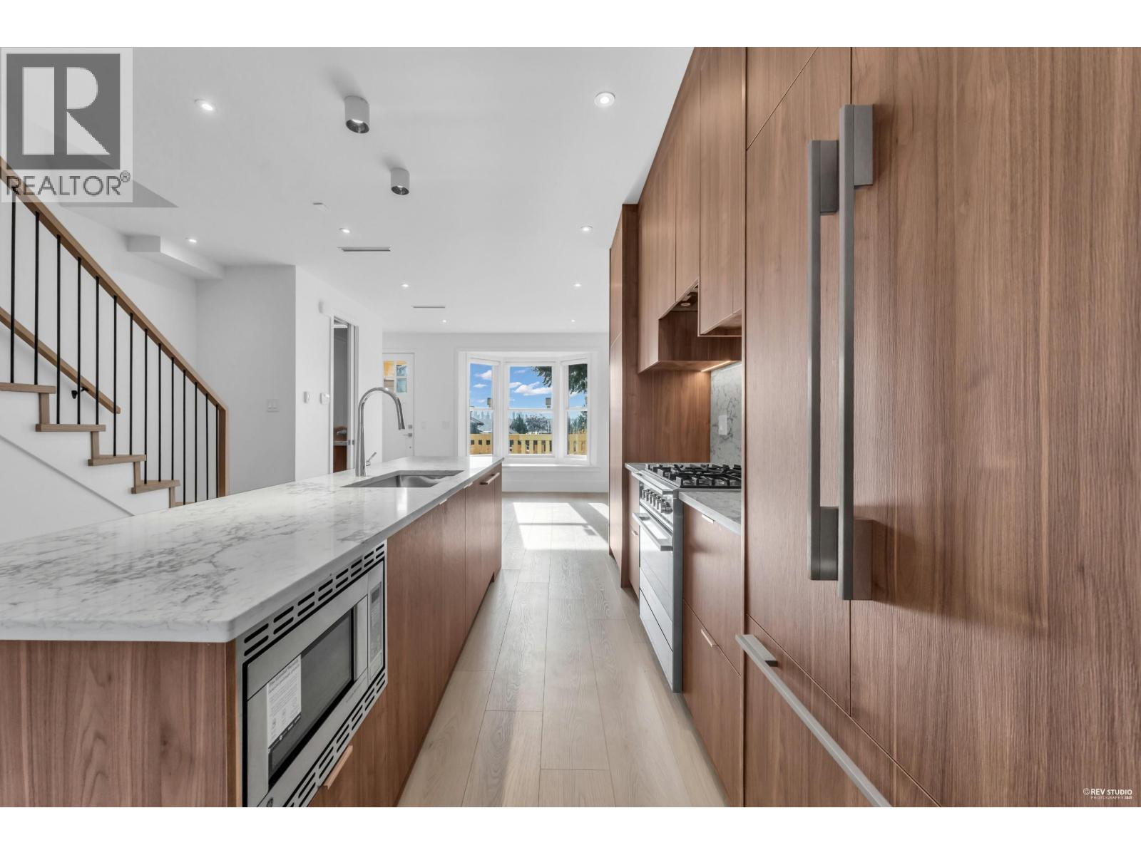 103 1125 CARTIER AVENUE, Coquitlam