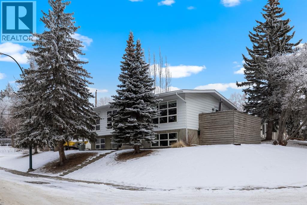 Single Family House Bi-level for Sale in  Dalkeith Hill NW Dalhousie Calgary 