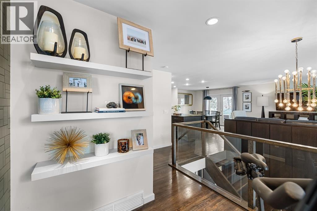 Single Family House Bi-level for Sale in  Dalkeith Hill NW Dalhousie Calgary 