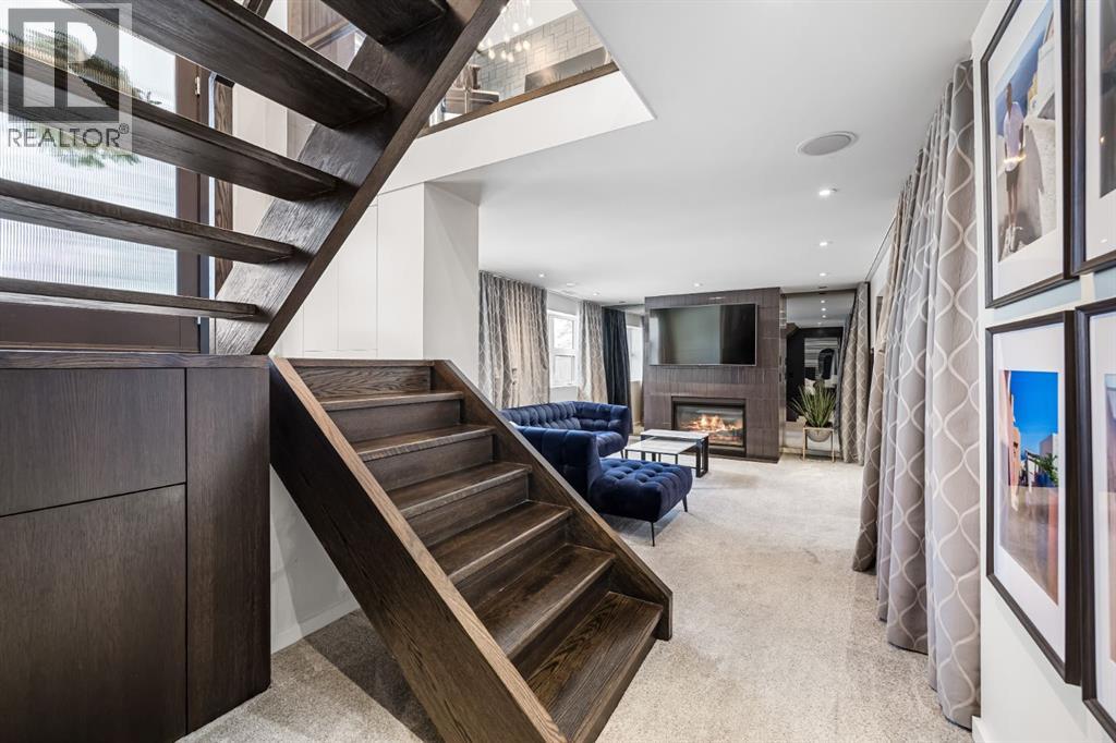 Single Family House Bi-level for Sale in  Dalkeith Hill NW Dalhousie Calgary 