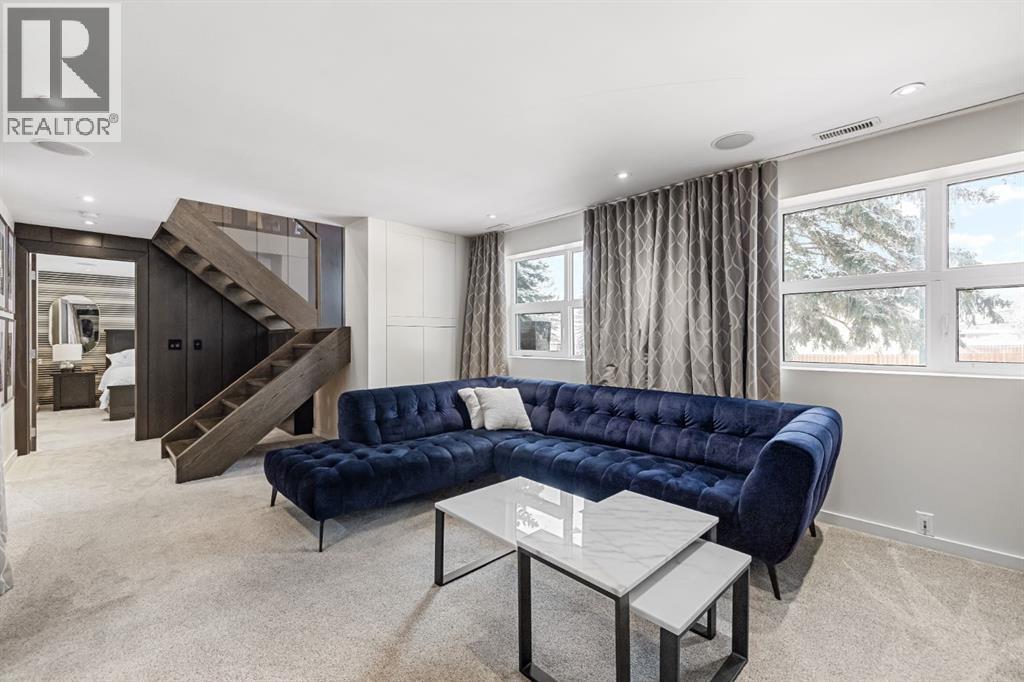 Single Family House Bi-level for Sale in  Dalkeith Hill NW Dalhousie Calgary 