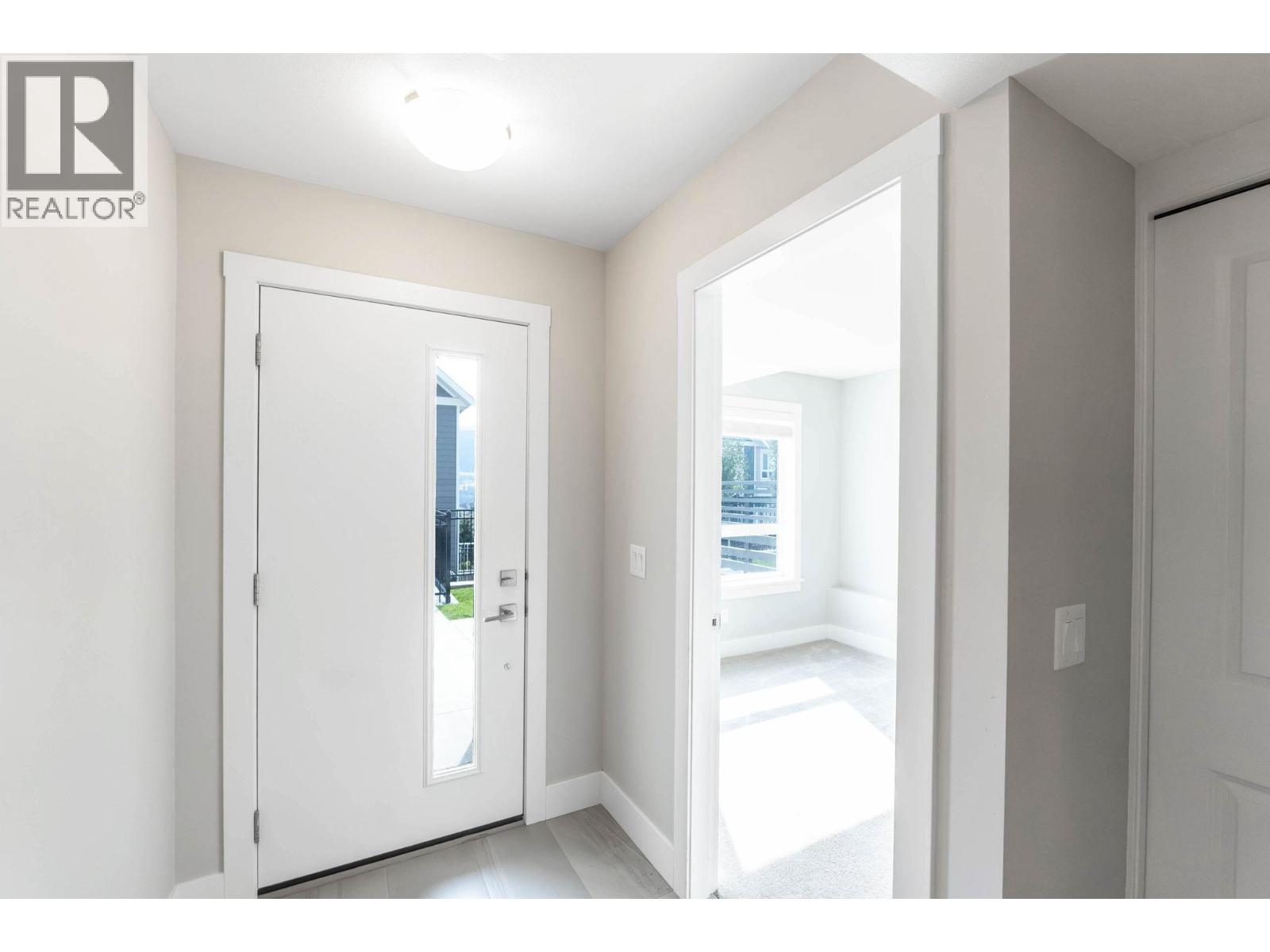 13098 Shoreline Way Unit# 60, Lake Country