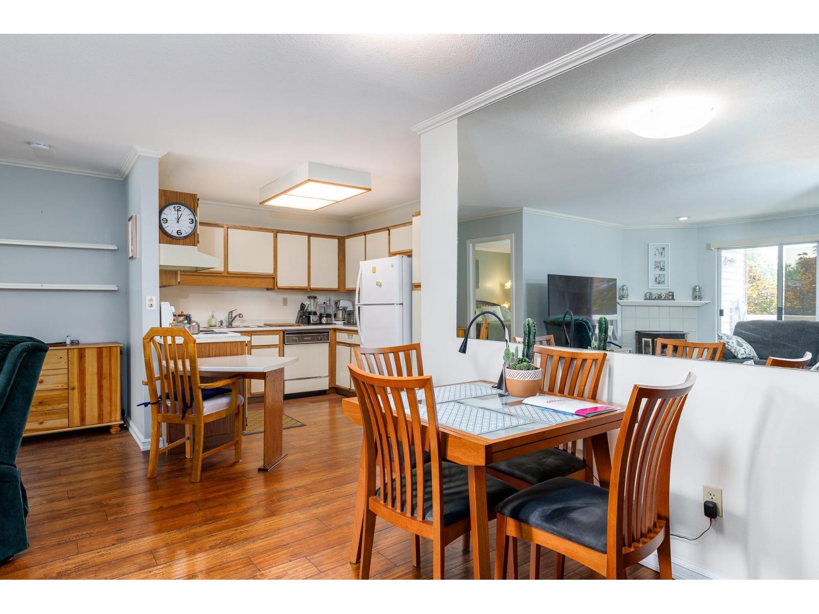 221 5379 205 STREET, Langley