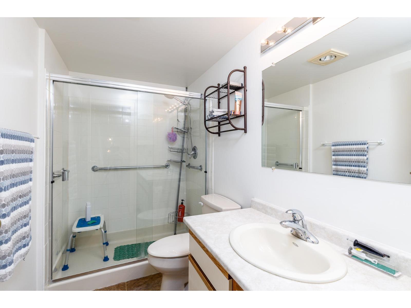 221 5379 205 STREET, Langley