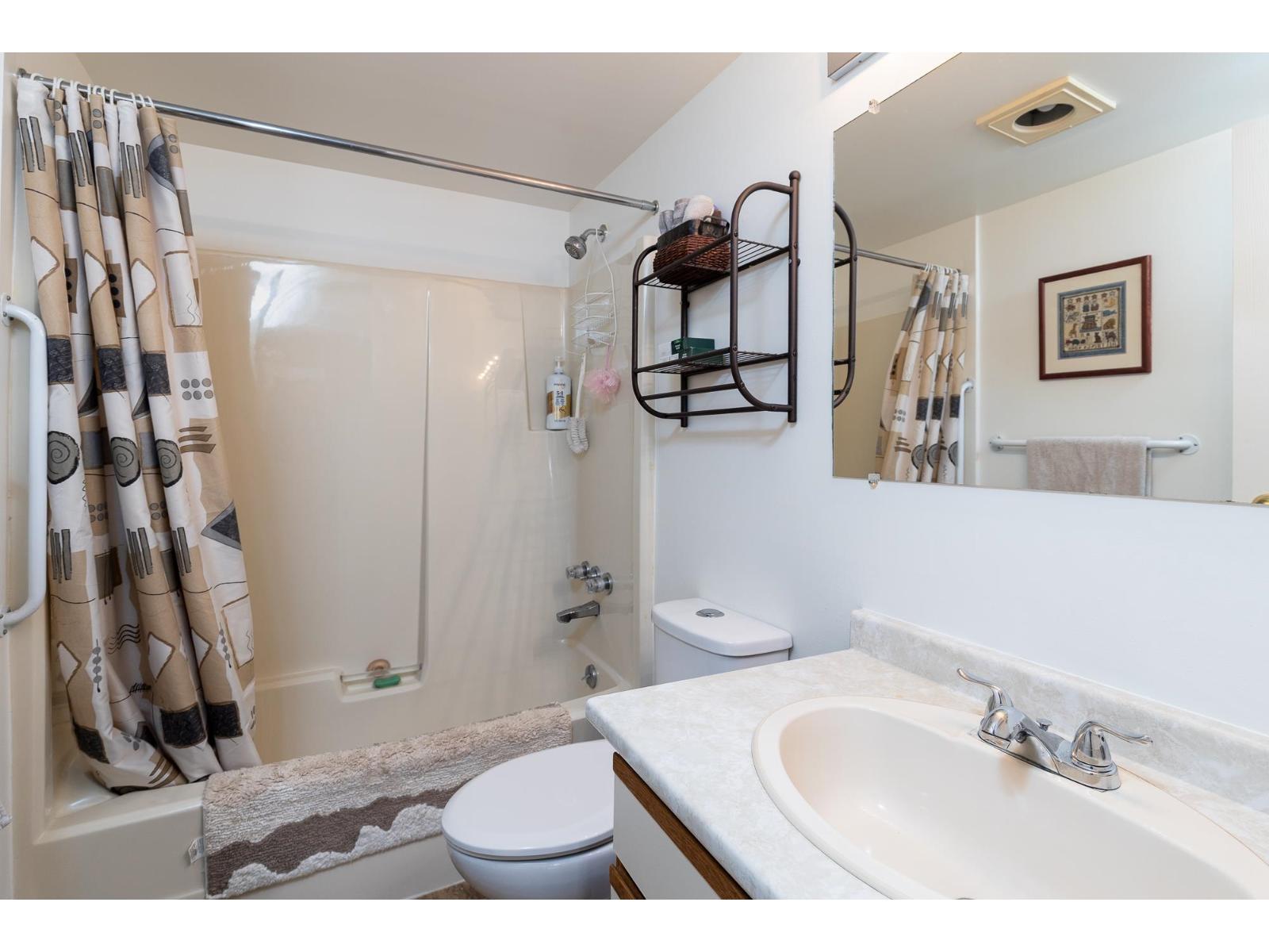 221 5379 205 STREET, Langley