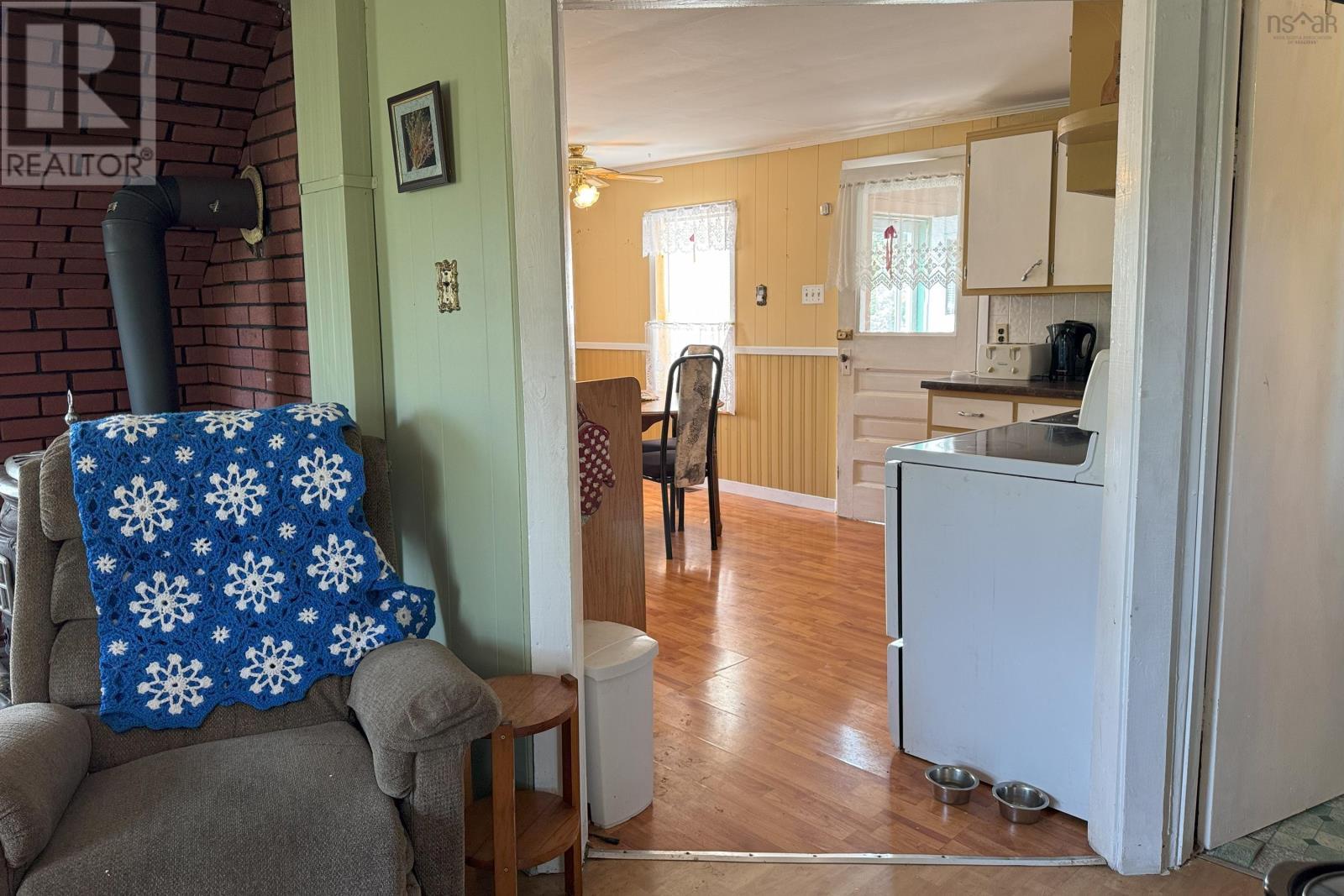 Property 20 of 27 of 10217 Highway 209