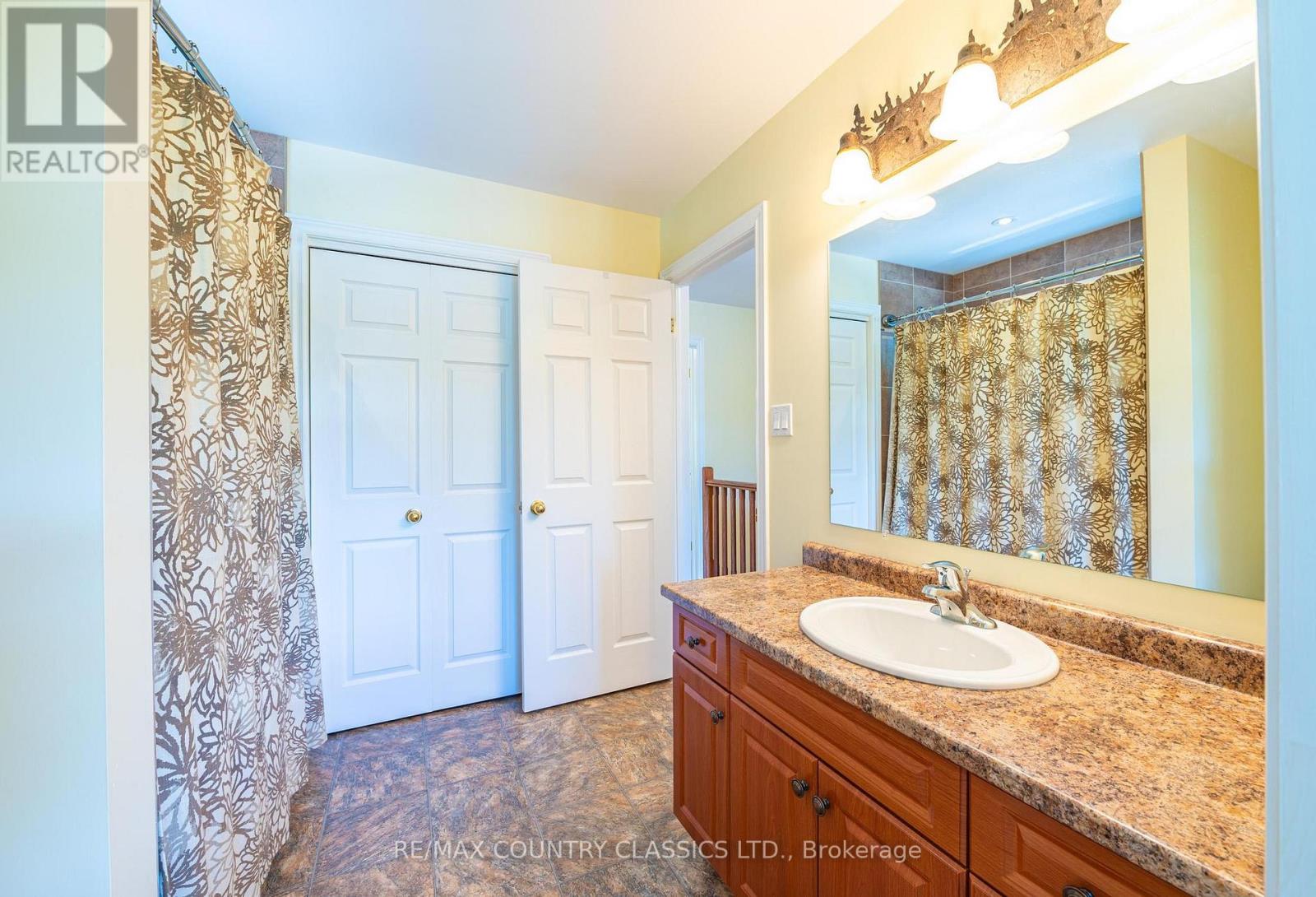 #1 1579 ANSTRUTHER LAKE ROAD - 22