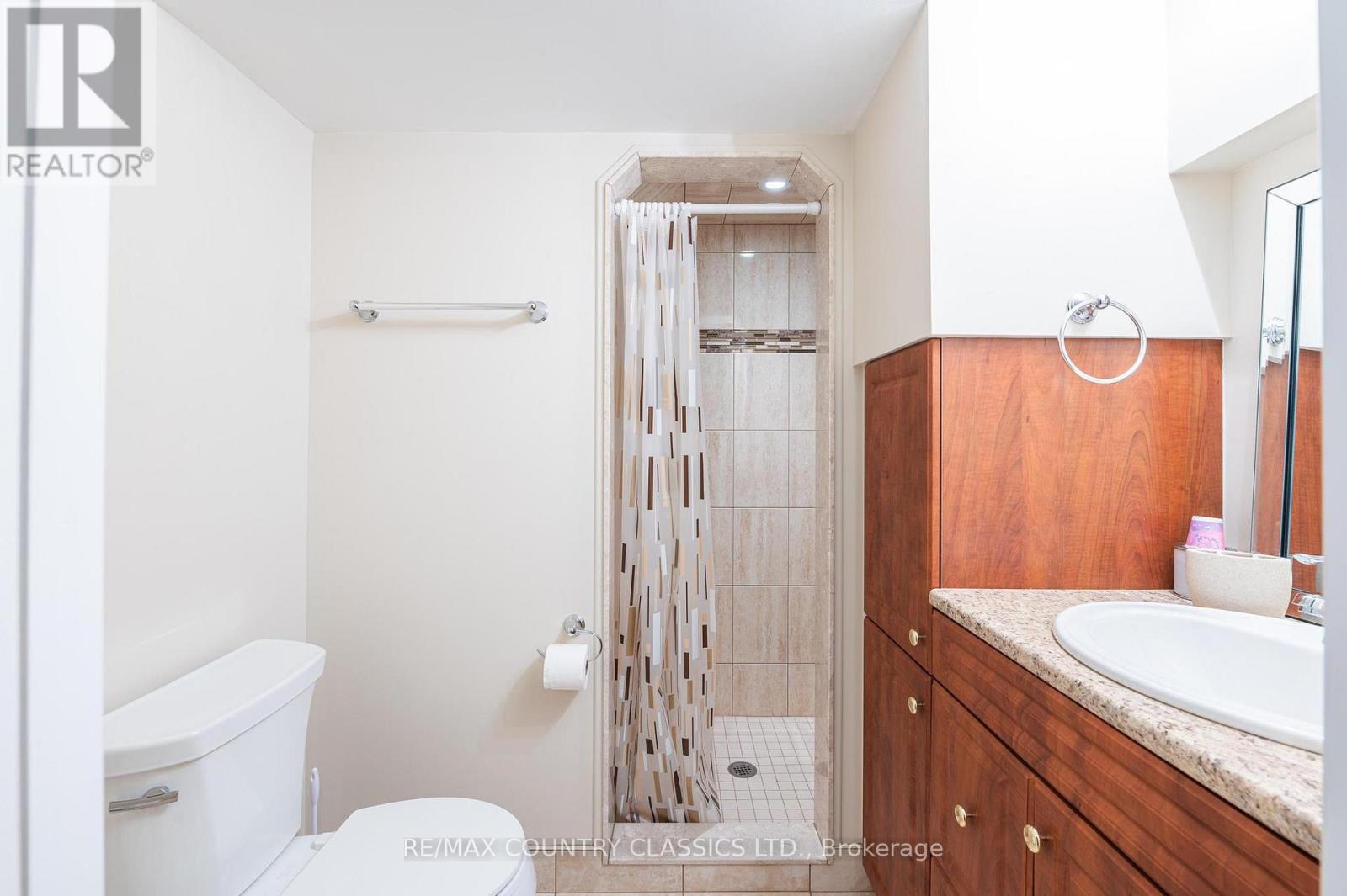 #1 1579 ANSTRUTHER LAKE ROAD - 33