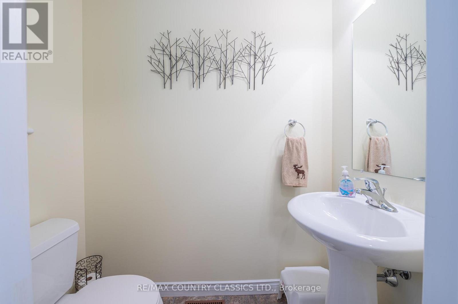 #1 1579 ANSTRUTHER LAKE ROAD - 34