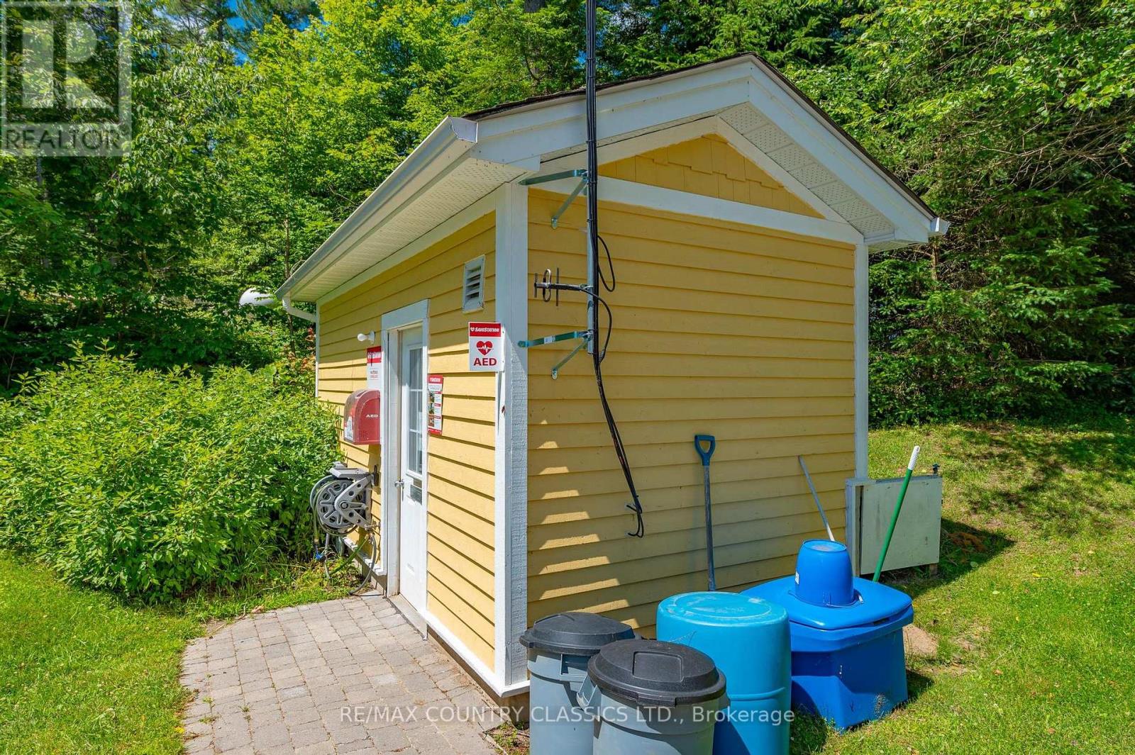 #1 1579 ANSTRUTHER LAKE ROAD - 39