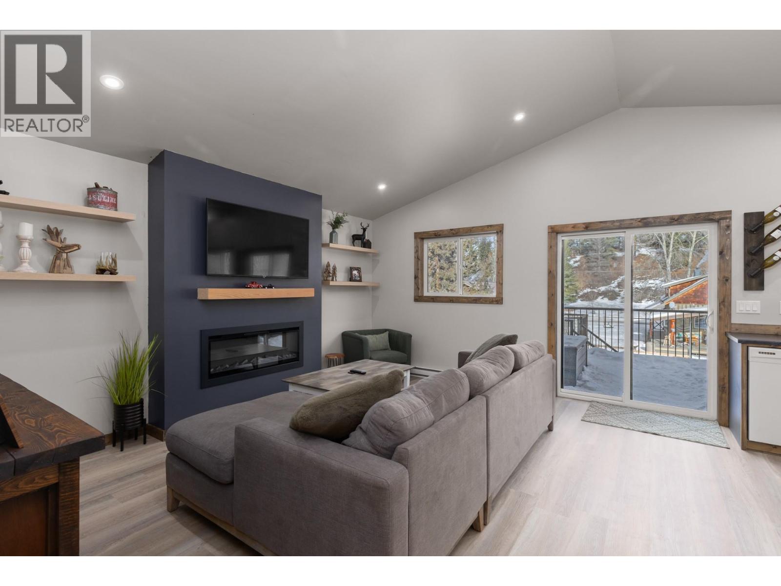 1890 Main Street, Coalmont-Tulameen