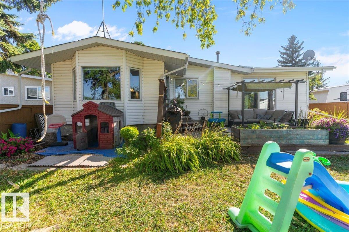 8 BEAVERHILL DR, Tofield