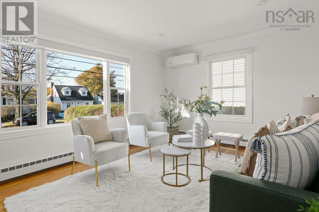 Property 34 of 41 of 3685 Robie Street