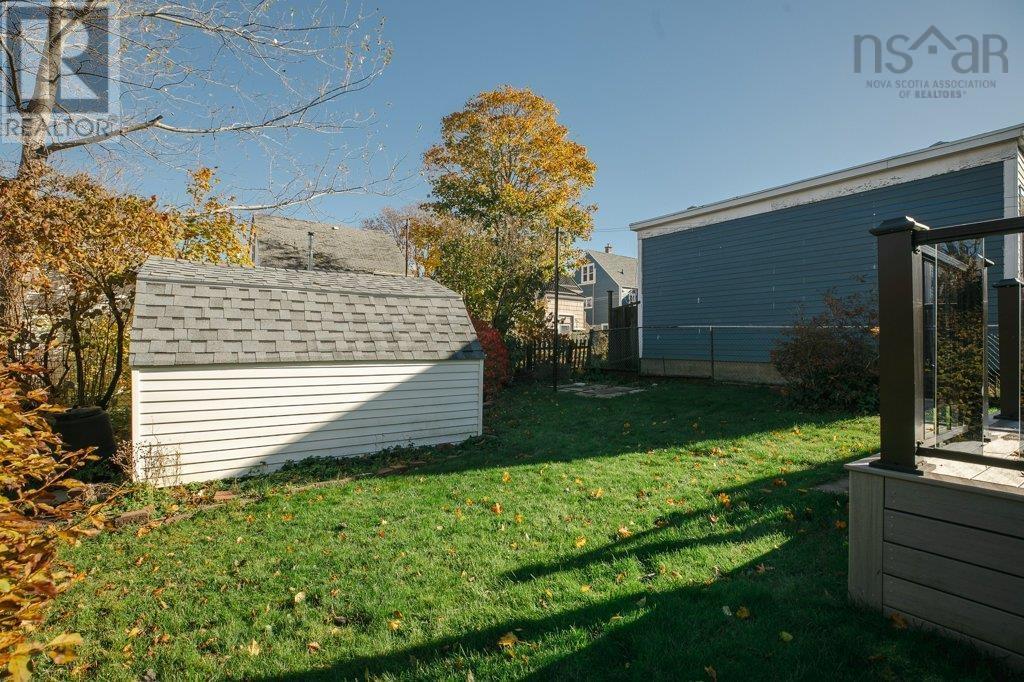 Property 29 of 41 of 3685 Robie Street