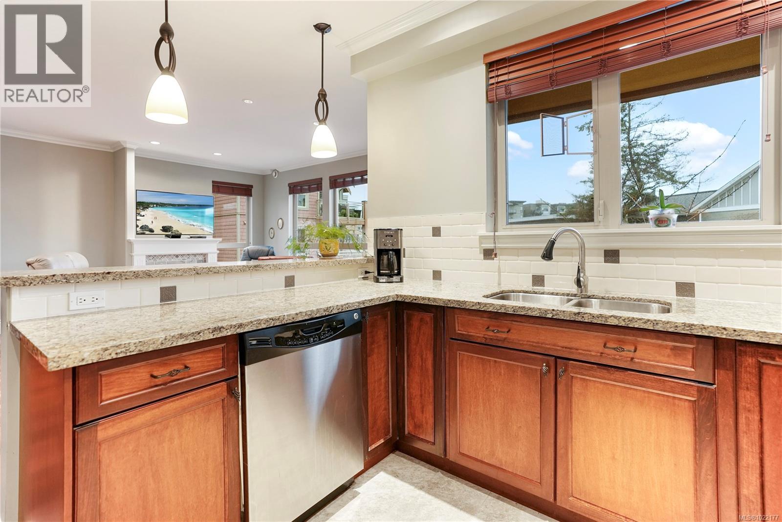 214 755 Goldstream Ave, Langford