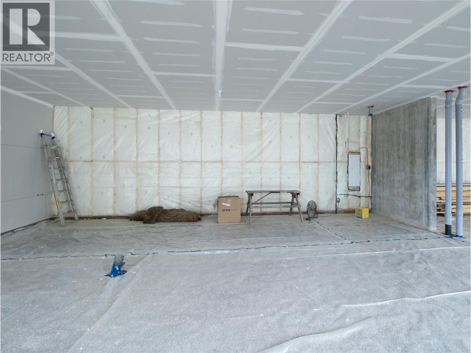 B101 2110 11 Avenue Northeast, Salmon Arm