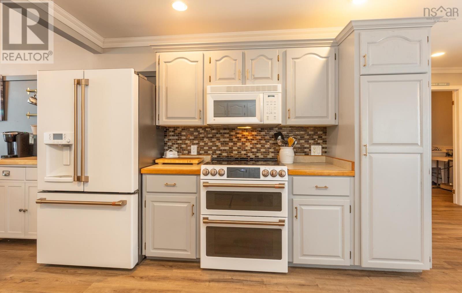 Property 1 of 44 of 53 Colonial Avenue