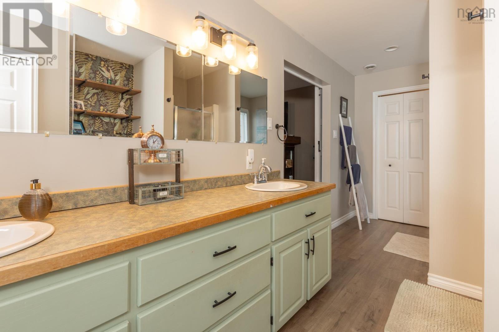 Property 11 of 44 of 53 Colonial Avenue