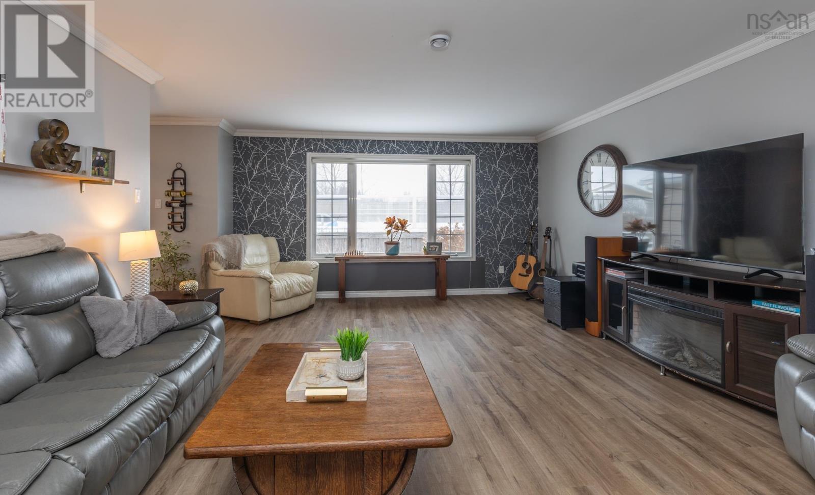 Property 43 of 44 of 53 Colonial Avenue