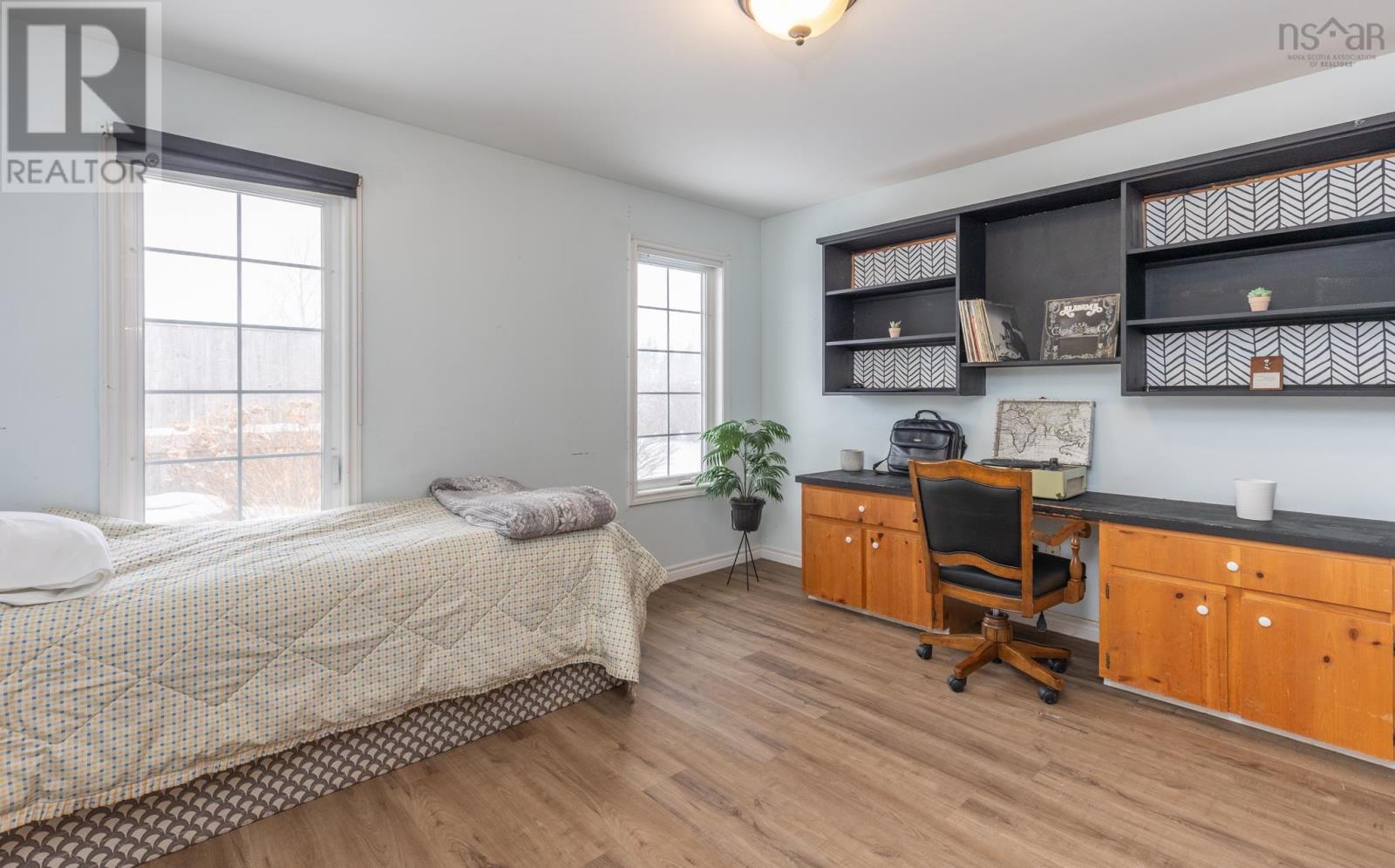 Property 23 of 44 of 53 Colonial Avenue