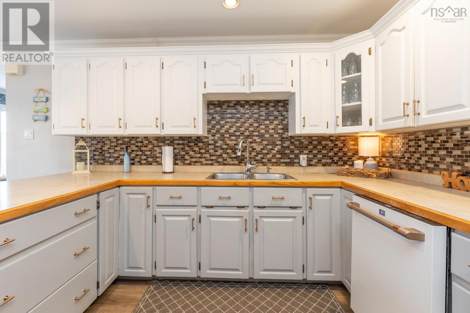 Property 33 of 44 of 53 Colonial Avenue