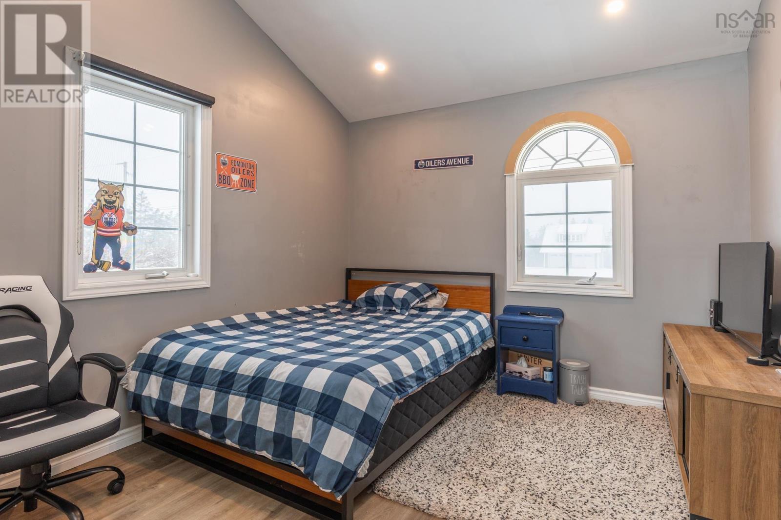 Property 39 of 44 of 53 Colonial Avenue