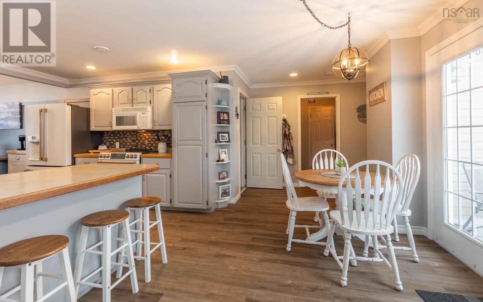 Property 20 of 44 of 53 Colonial Avenue