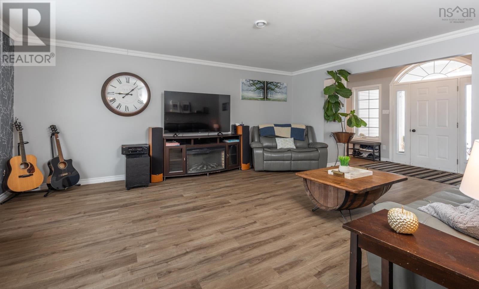 Property 15 of 44 of 53 Colonial Avenue