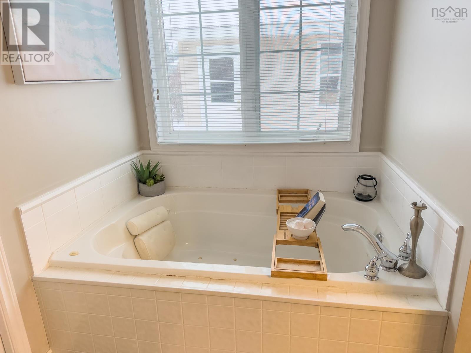 Property 26 of 44 of 53 Colonial Avenue