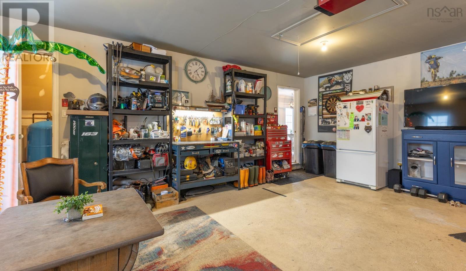 Property 22 of 44 of 53 Colonial Avenue