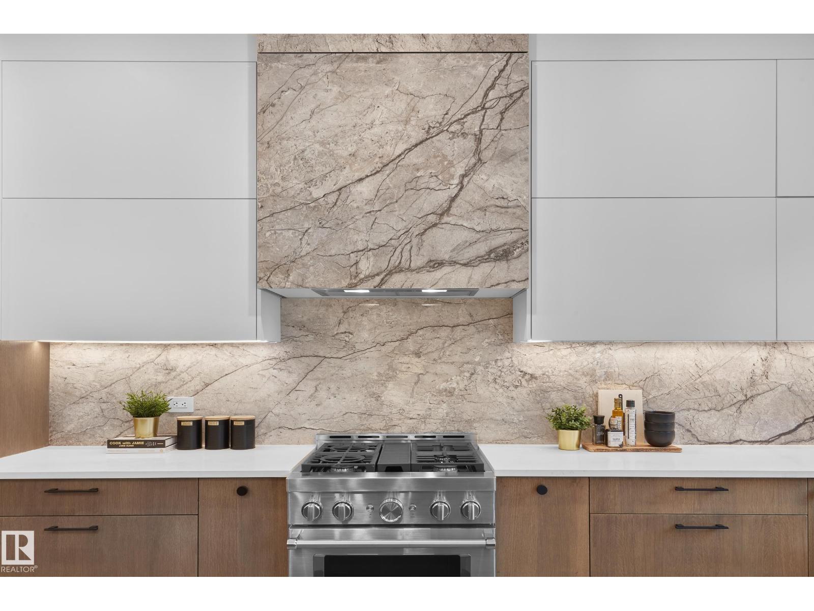 8318 120 ST NW, Edmonton