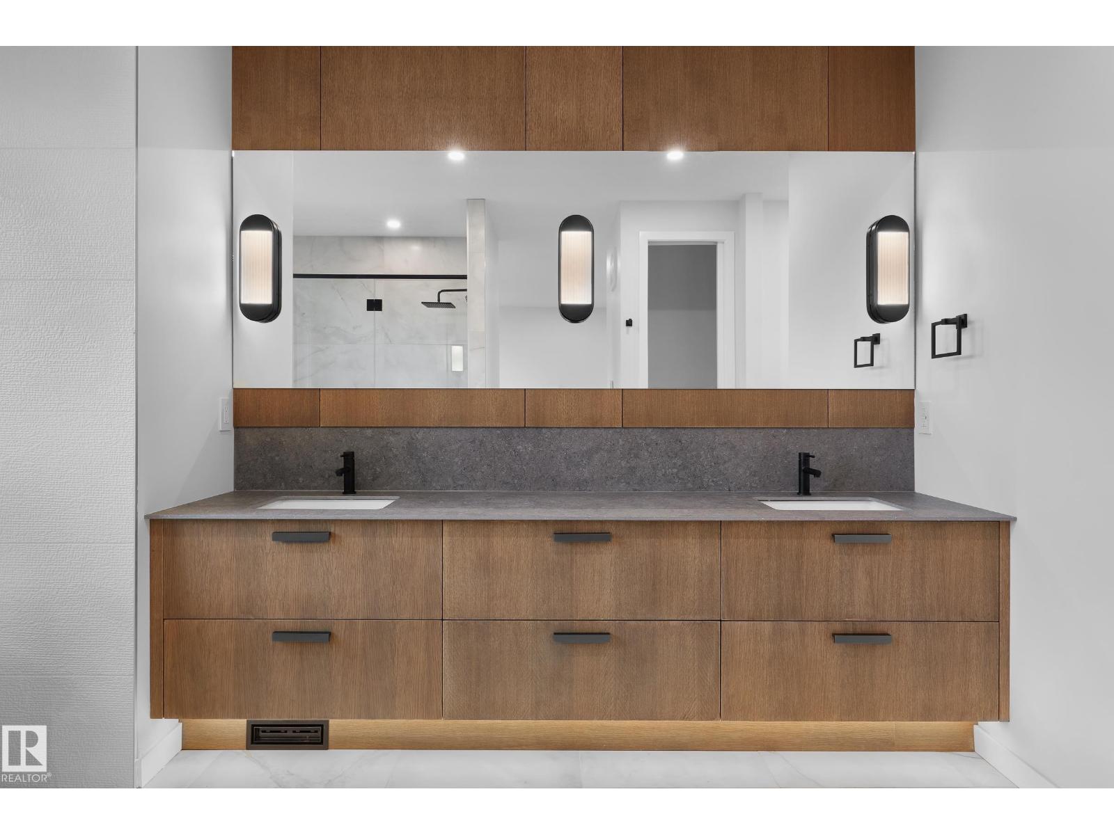 8318 120 ST NW, Edmonton