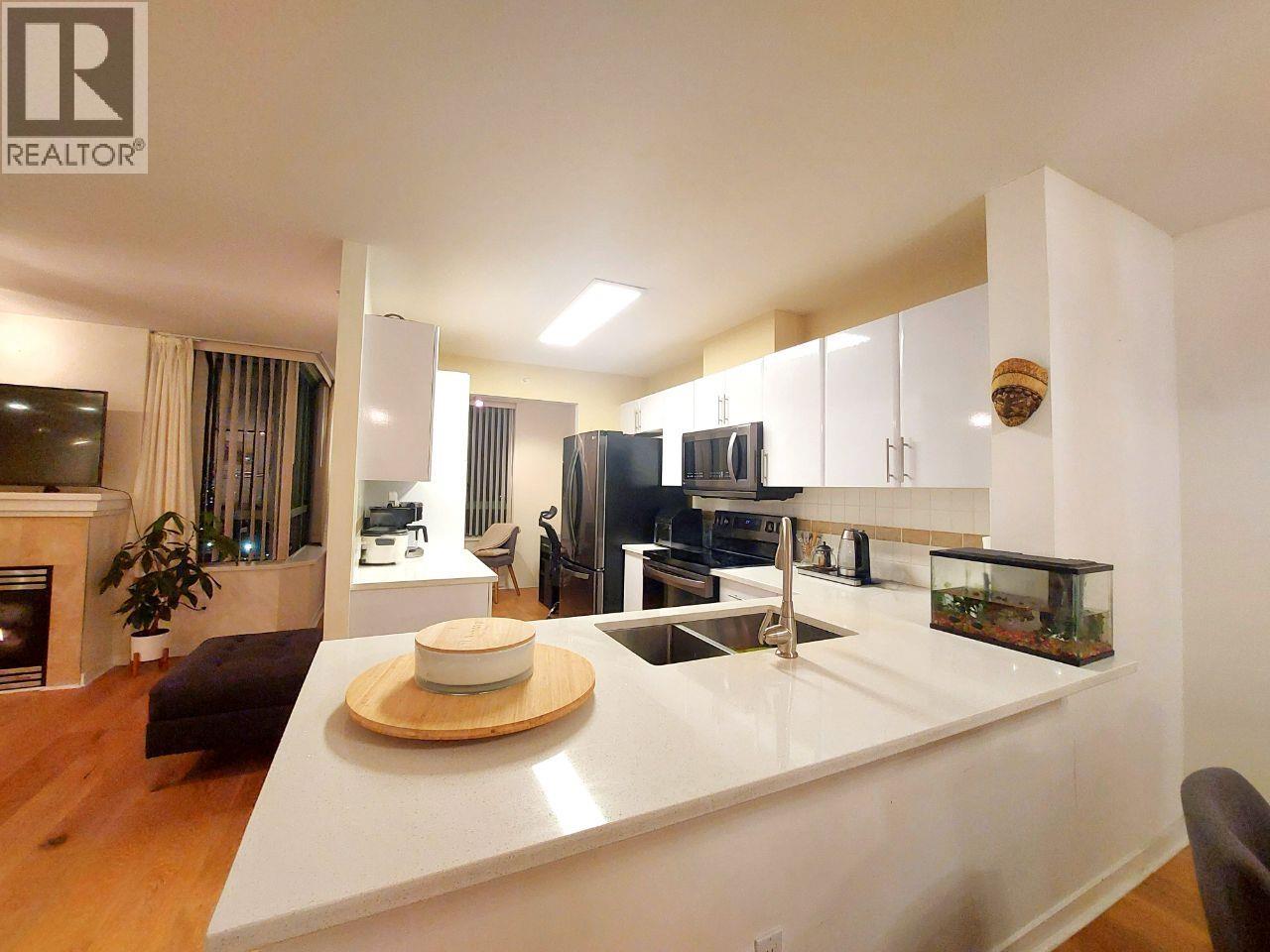 1401 6659 SOUTHOAKS CRESCENT, Burnaby