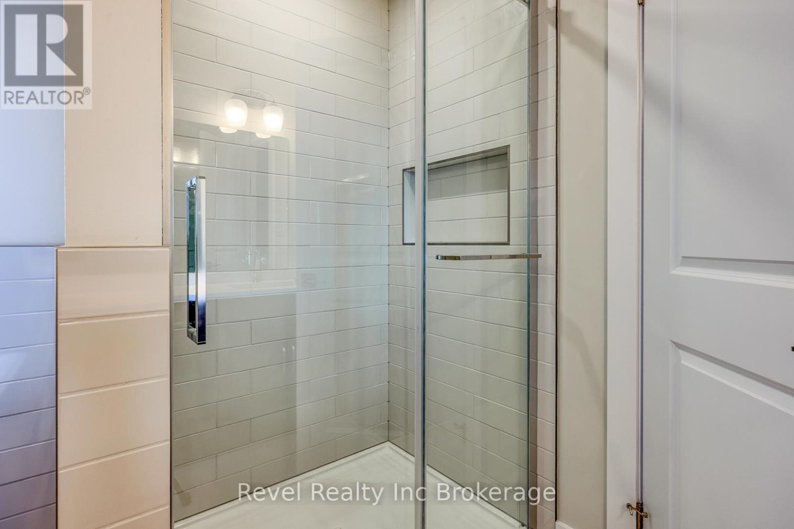 455 GILLESPIE STREET, Woodstock (Woodstock – South), Ontario