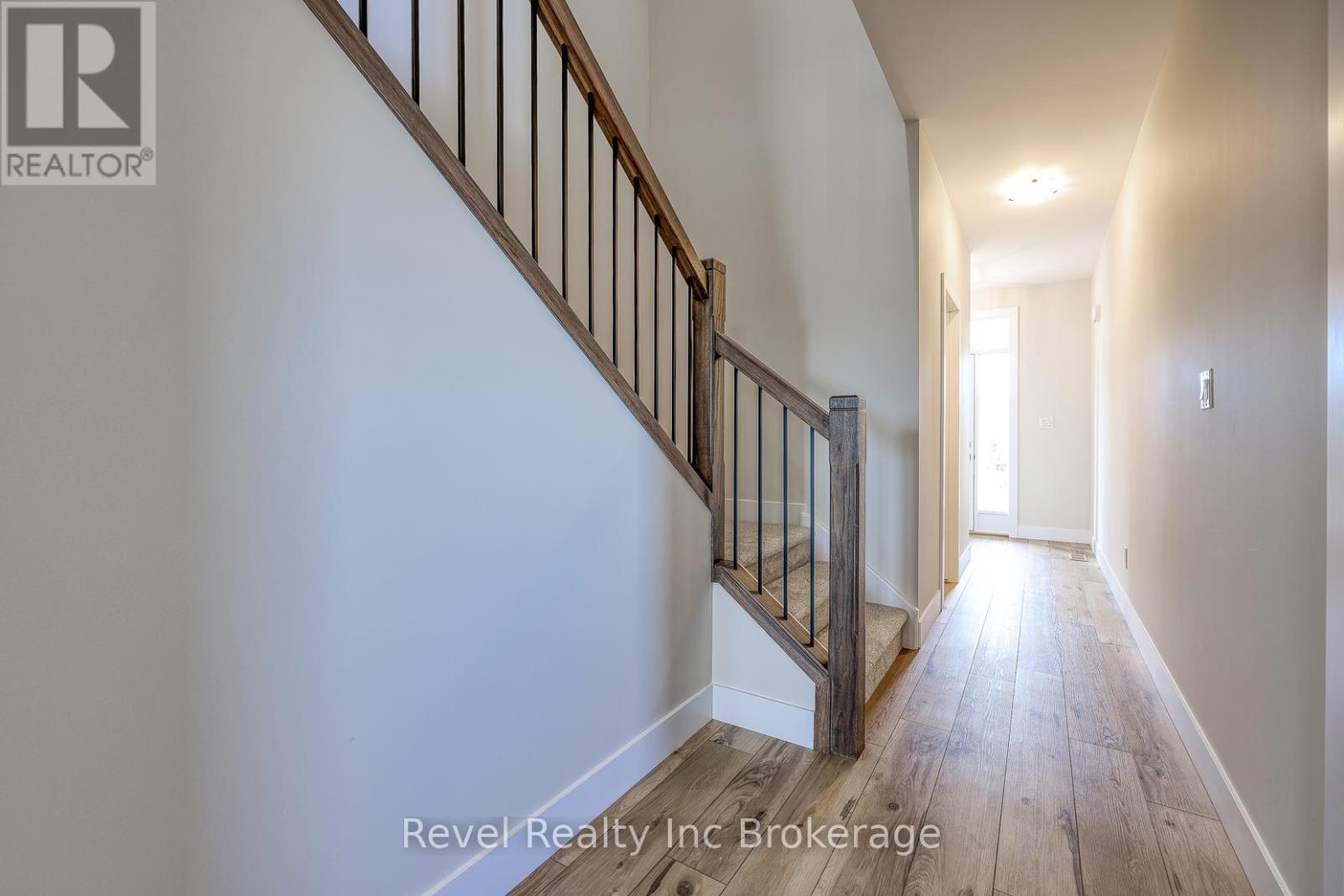 455 GILLESPIE STREET - Photo 2 of 27, Woodstock (Woodstock - South), Ontario