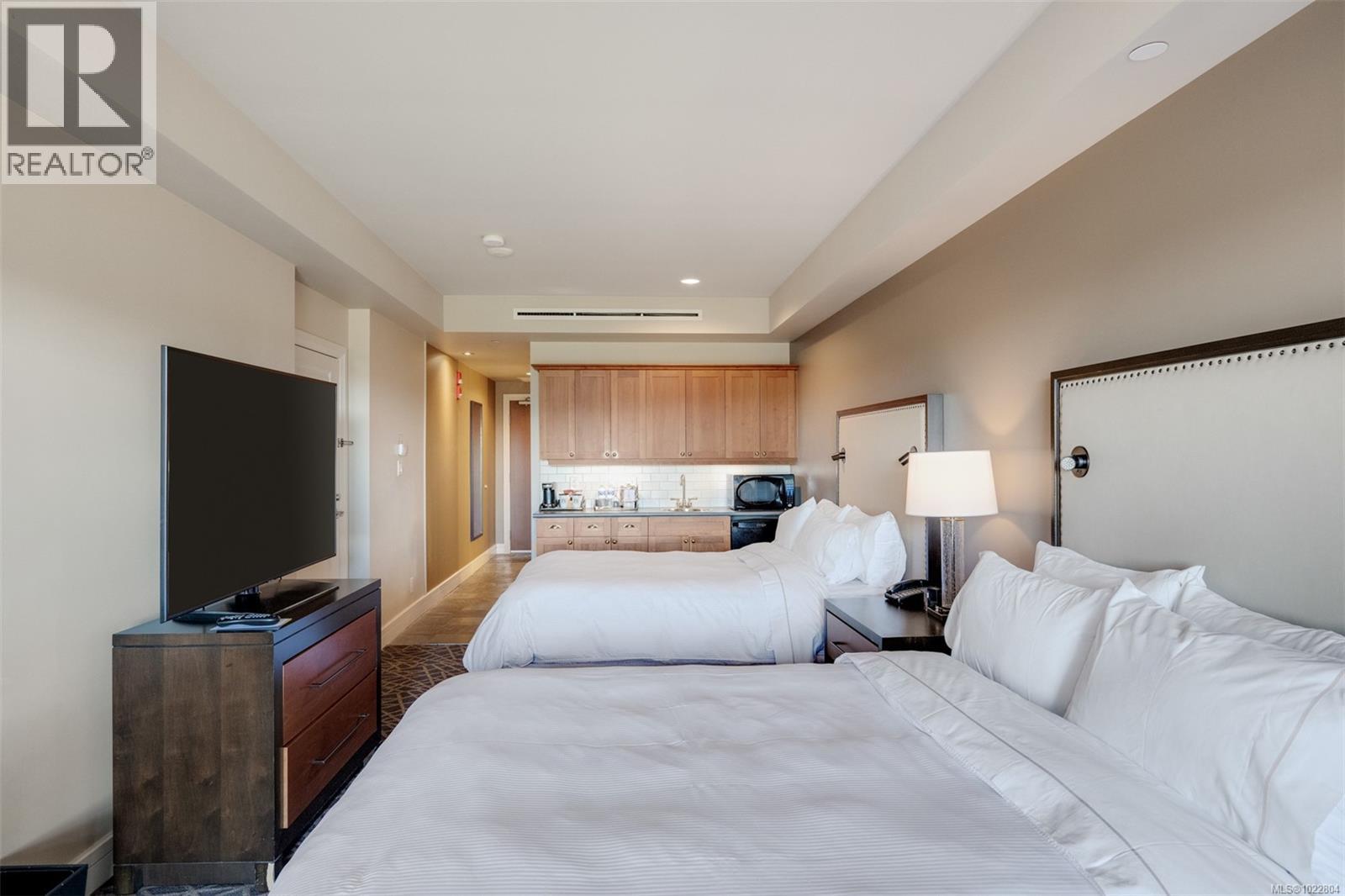 335/337 C 1999 Country Club Way, Langford