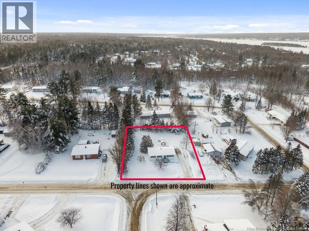 18 GOLDEN HAWK DRIVE - 34