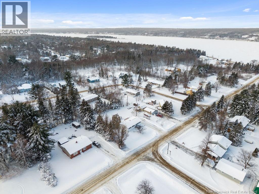 18 GOLDEN HAWK DRIVE - 35