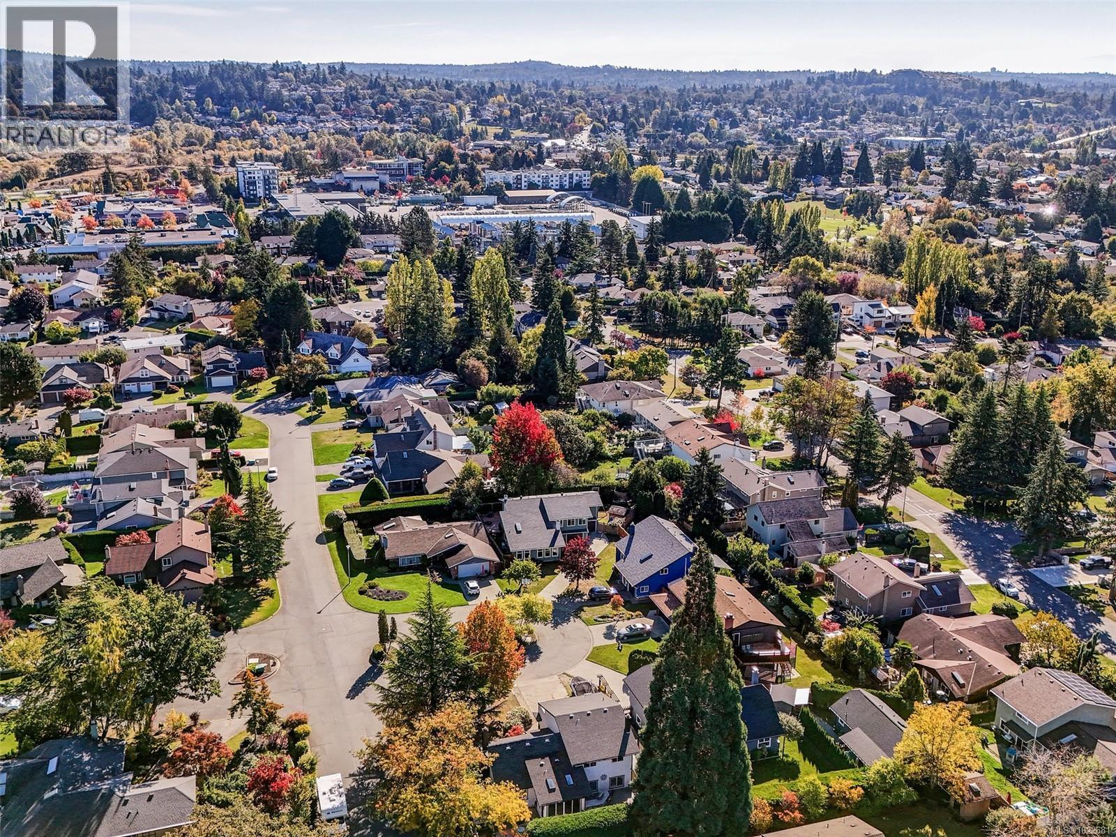  727 Paskin Way, Saanich