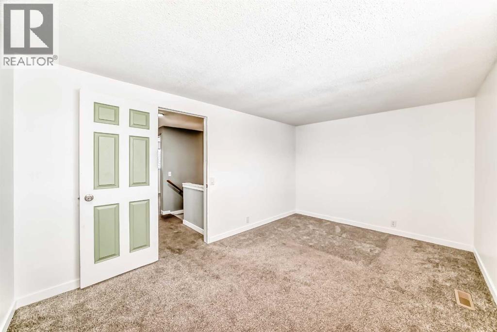 Single Family House for Sale in A Fonda Green SE Forest Heights Calgary 