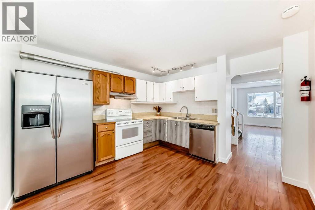 Single Family House for Sale in A Fonda Green SE Forest Heights Calgary 