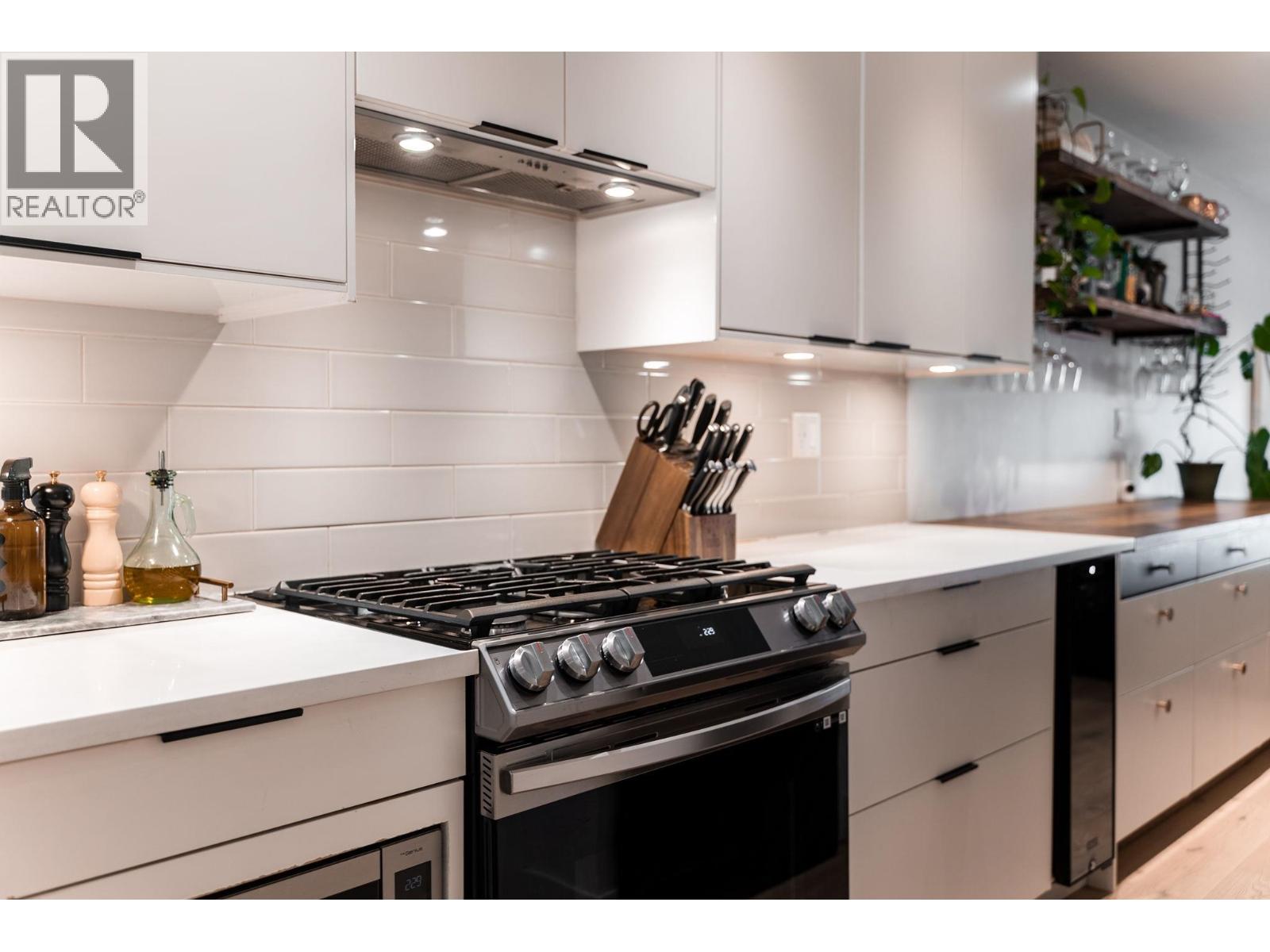 137 3300 CAPILANO ROAD, North Vancouver