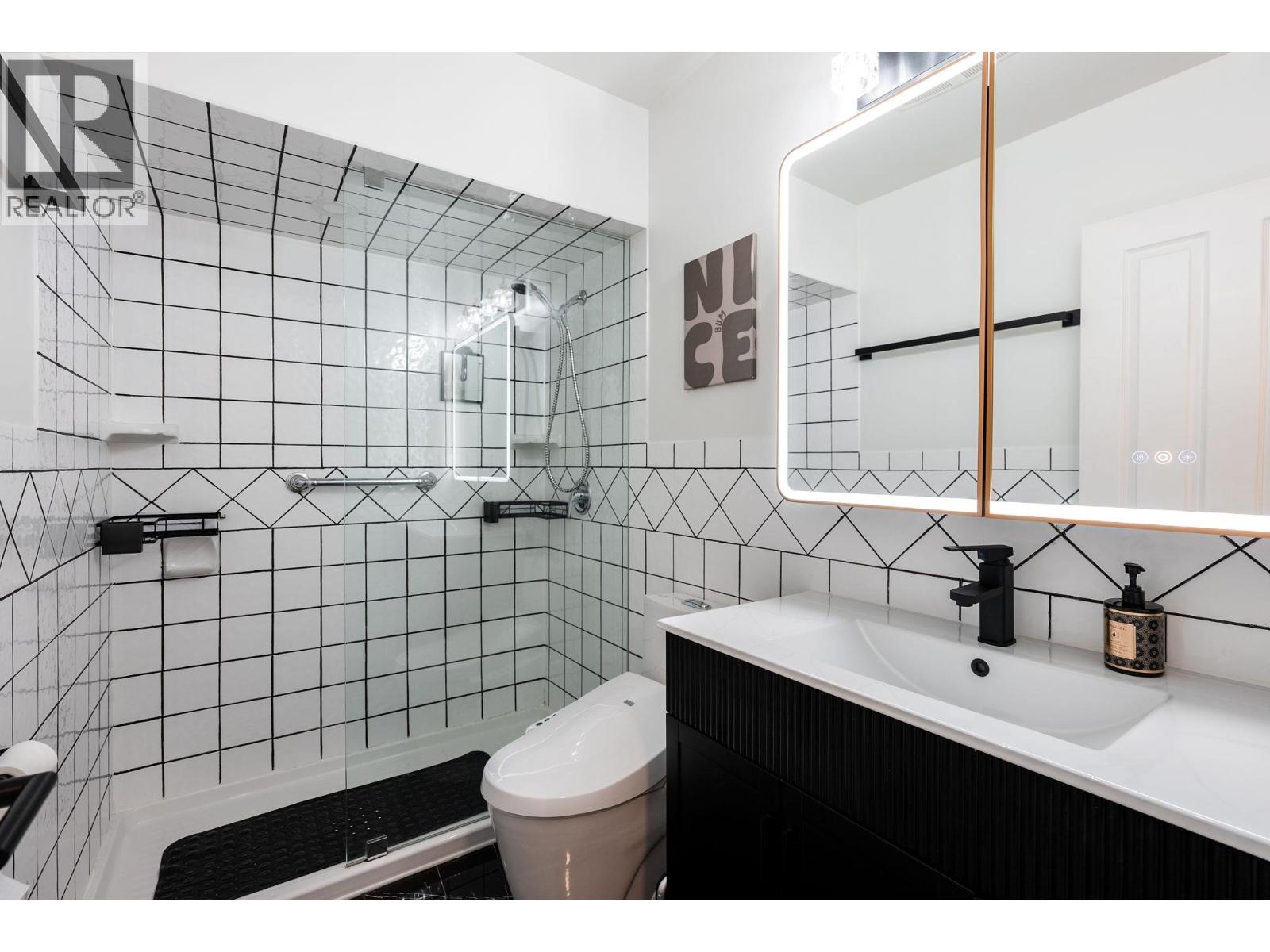 137 3300 CAPILANO ROAD, North Vancouver