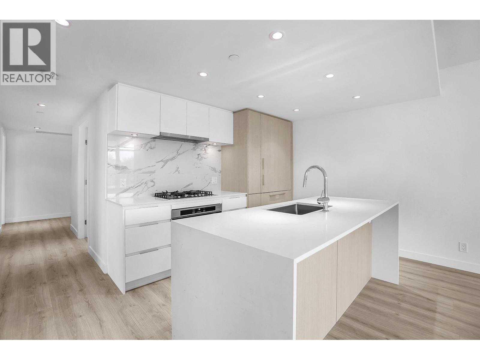 602 1500 FERN STREET, North Vancouver