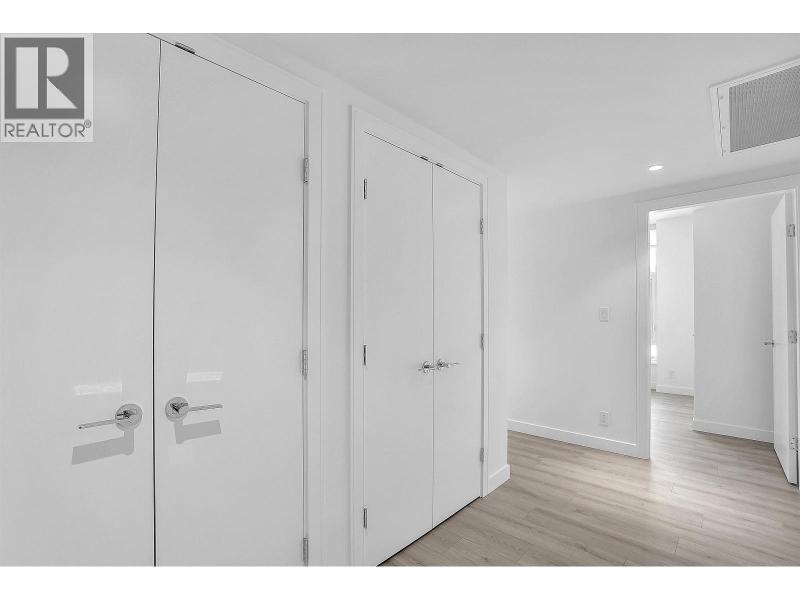 602 1500 FERN STREET, North Vancouver