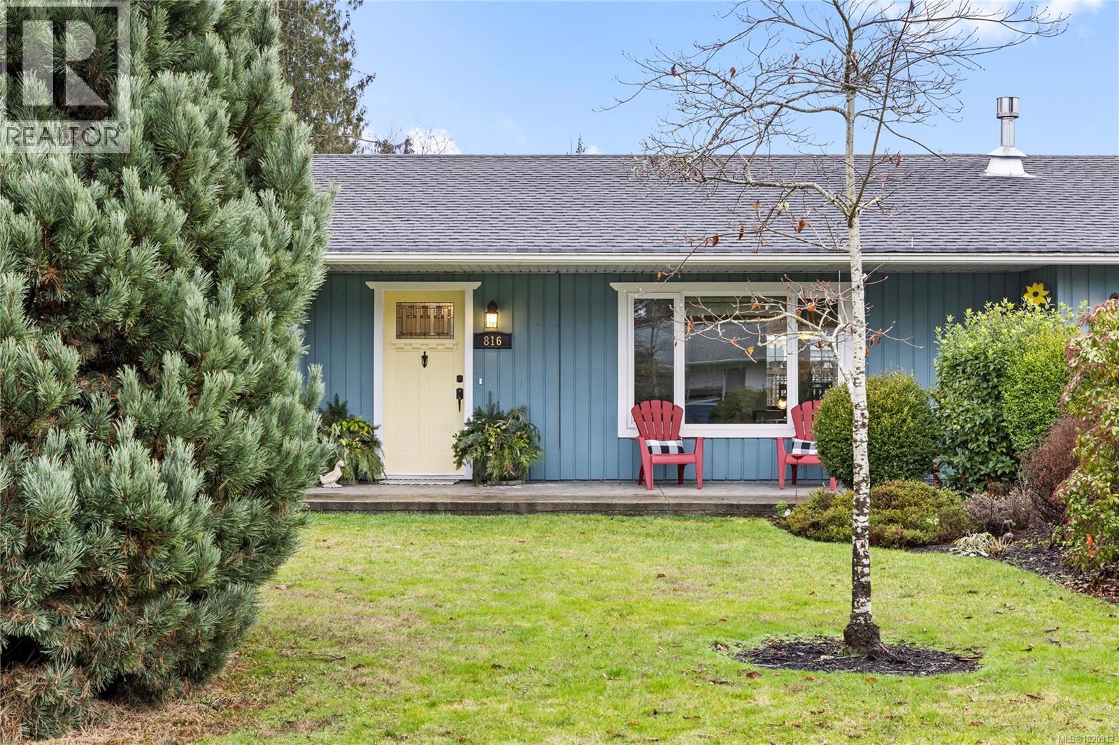 816 Woodland Dr, Parksville