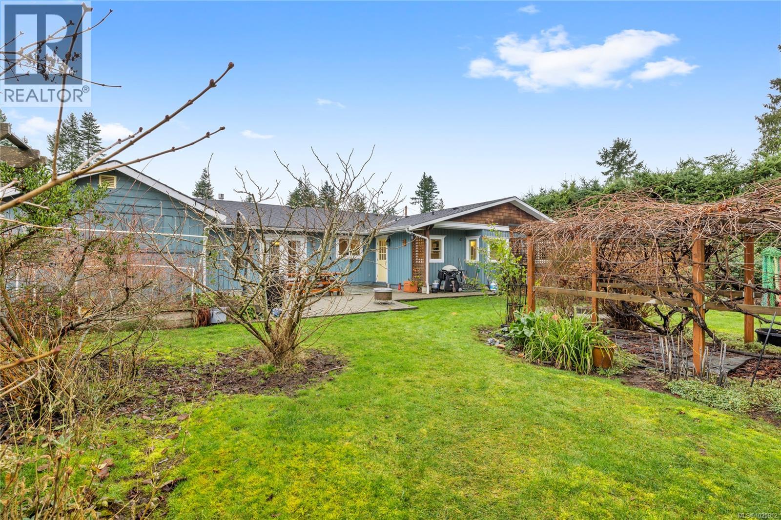816 Woodland Dr, Parksville